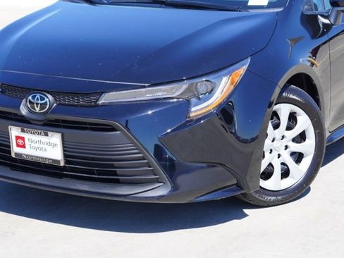 Certified 2025 Toyota Corolla LE FWD image 5