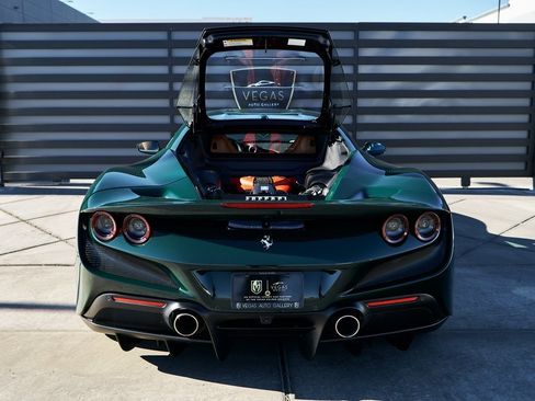 Used 2022 Ferrari F8 Tributo image 17