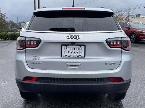 Used 2024 Jeep Compass Latitude image 4