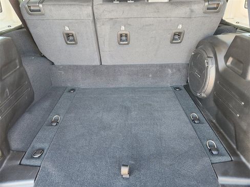 Used 2023 Jeep Wrangler Unlimited Rubicon 4xe image 34