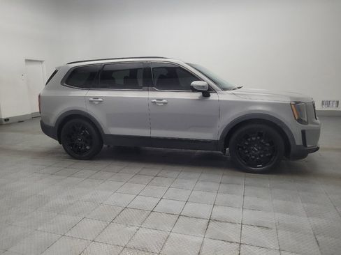 Used 2022 Kia Telluride SX w/ SX Prestige Package AWD/4WD image 11