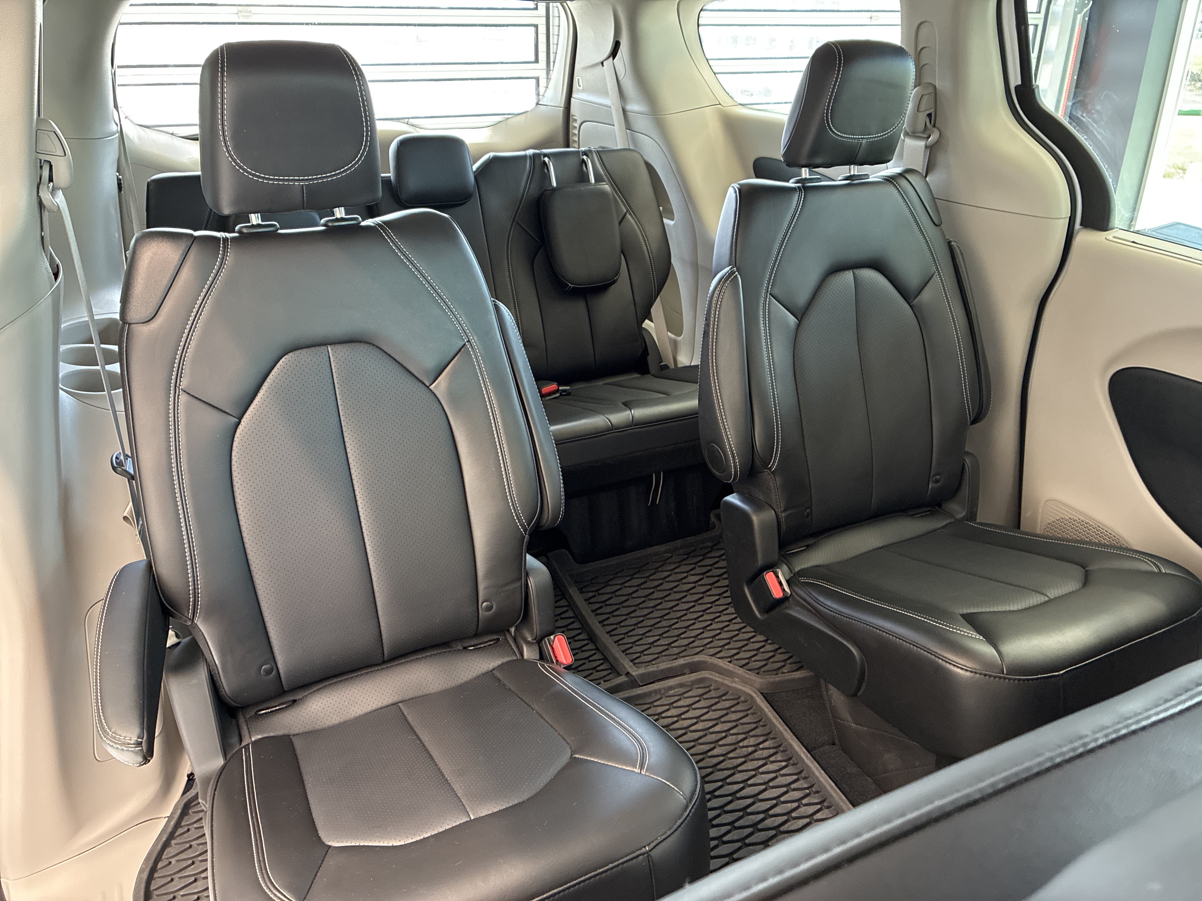 Certified 2024 Chrysler Pacifica Touring-L w/ Road Tripper Package AWD/4WD image 15