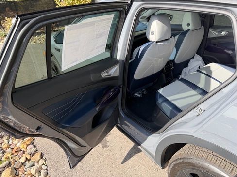 New 2025 Volkswagen ID.4 Pro S AWD/4WD image 19