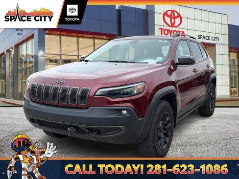 Used 2019 Jeep Cherokee Trailhawk w/ Comfort/Convenience Group image 1