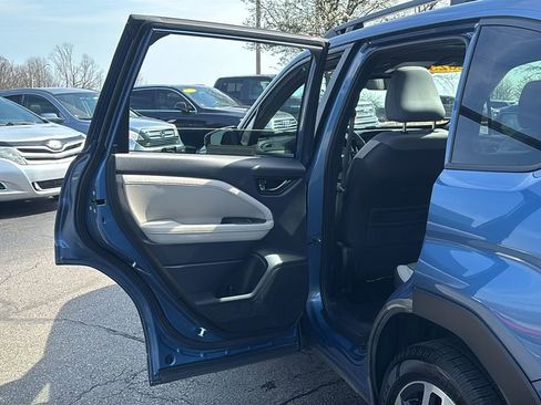 Used 2025 Subaru Forester Limited AWD/4WD image 27