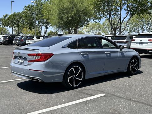 Used 2022 Honda Accord Sport image 4