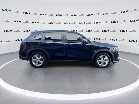 Used 2024 Honda HR-V LX image 9