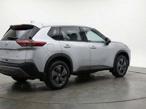 Used 2025 Nissan Rogue SV image 9