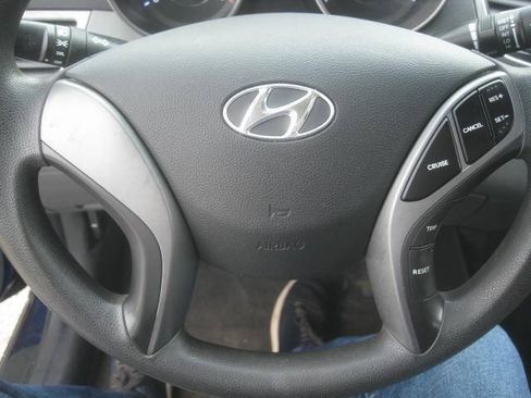 Used 2016 Hyundai Elantra SE FWD image 20