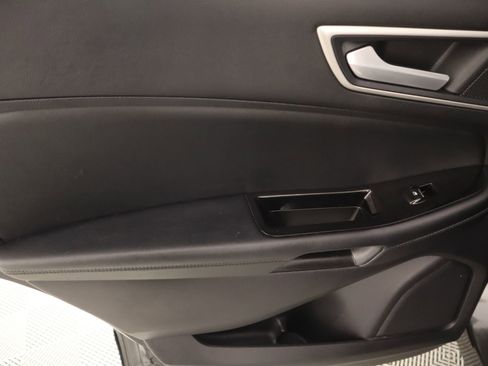 Used 2020 Ford Edge SEL image 17