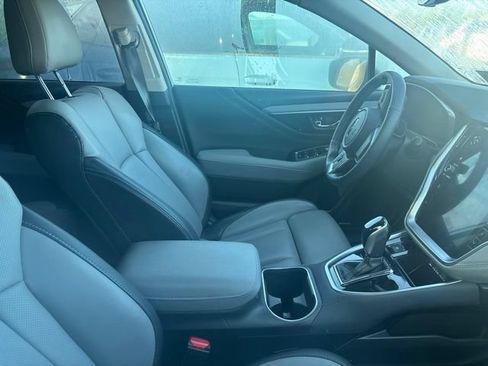 Used 2025 Subaru Outback Limited AWD/4WD image 7