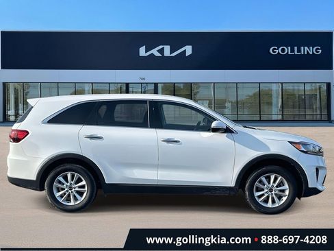 Used 2020 Kia Sorento LX image 2