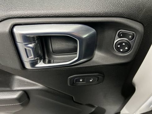 Used 2026 Jeep Wrangler Unlimited Rubicon AWD/4WD image 22