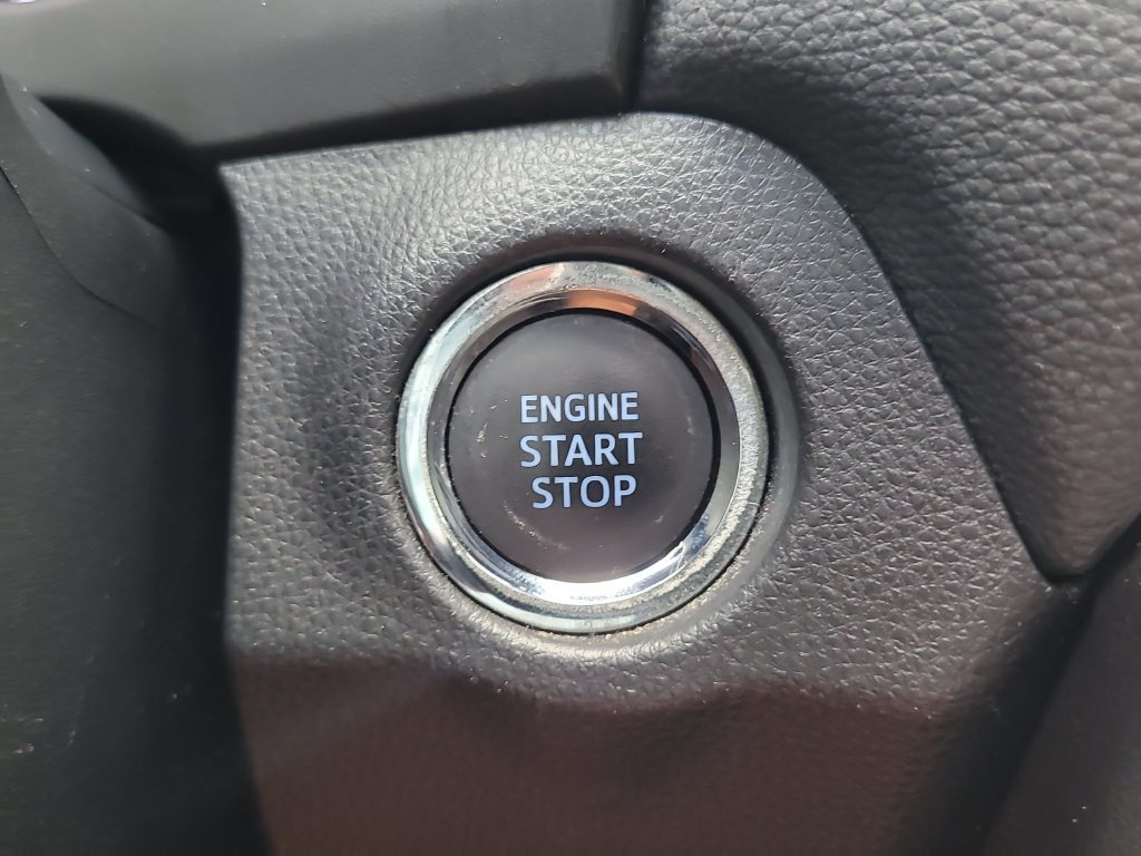 Used 2019 Toyota RAV4 XLE FWD image 25
