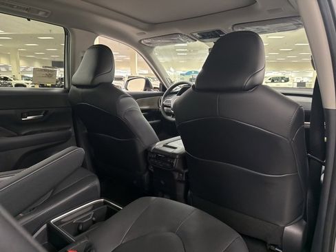New 2026 Toyota Grand Highlander Platinum image 17