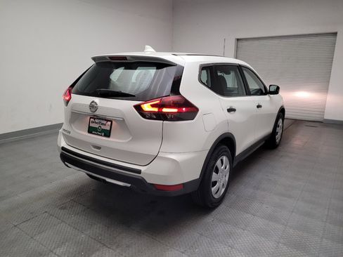 Used 2019 Nissan Rogue S FWD image 9
