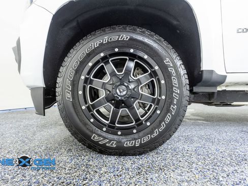 Used 2020 Chevrolet Colorado Z71 AWD/4WD image 46