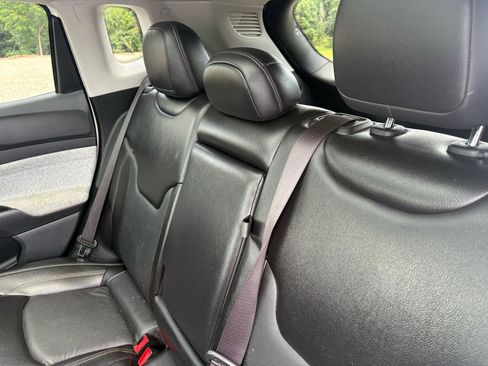 Used 2022 Jeep Compass Latitude w/ Sun and Sound Group AWD/4WD image 36