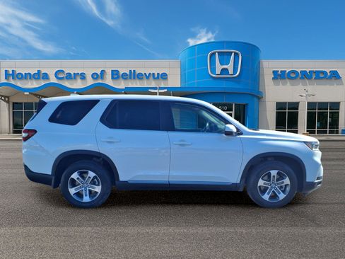 Certified 2024 Honda Pilot EX-L image 9