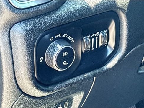 Used 2025 RAM 1500 Laramie AWD/4WD image 11