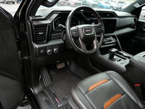 Used 2022 GMC Sierra 1500 AT4 w/ AT4 Preferred Package AWD/4WD image 17