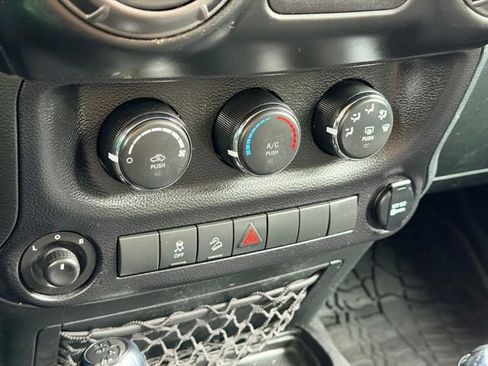 Used 2015 Jeep Wrangler Unlimited Sport w/ Quick Order Package 24S AWD/4WD image 10