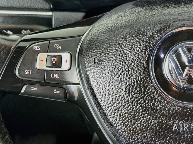 Used 2017 Volkswagen Jetta SEL FWD image 11