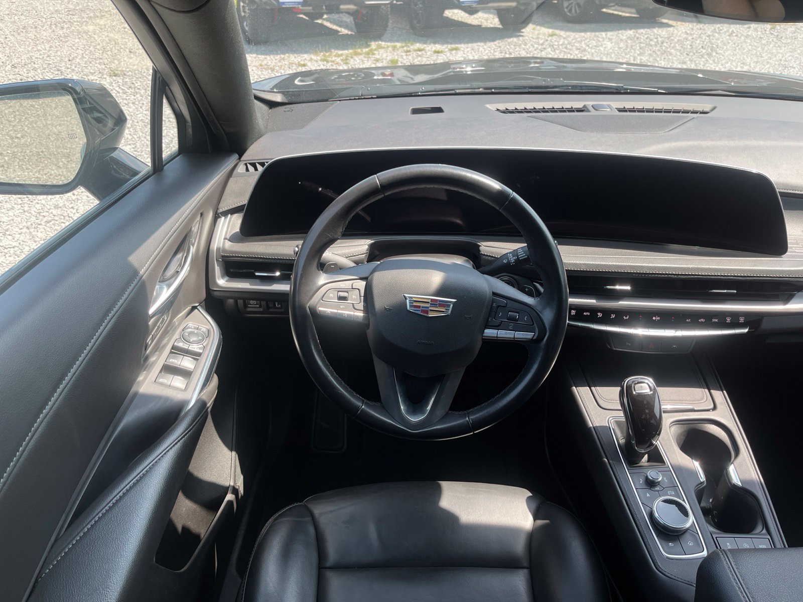 Used 2024 Cadillac XT4 Premium Luxury FWD image 11