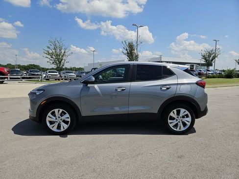 Used 2025 Buick Encore GX Preferred AWD/4WD image 4