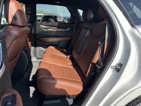 Used 2021 Cadillac XT5 Premium Luxury image 15