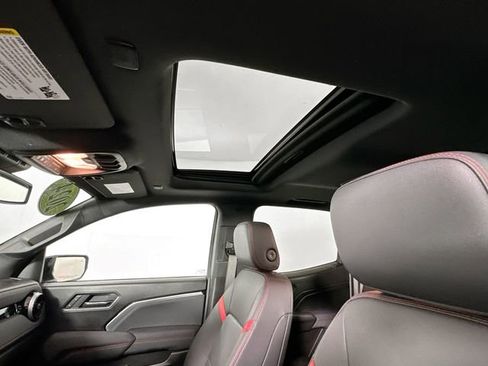 Used 2024 Chevrolet Colorado Z71 w/ Z71 Convenience Package 2 image 14