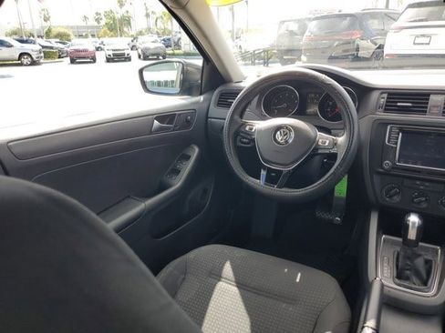 Used 2016 Volkswagen Jetta S image 13