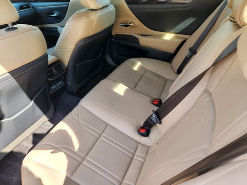 Used 2019 Lexus ES 350 w/ Accessory Package 2 image 40