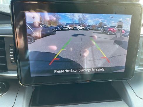 Certified 2022 Ford Explorer XLT w/ Equipment Group 202A image 19