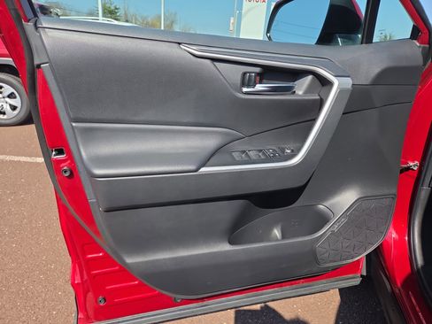 Used 2022 Toyota RAV4 XLE w/ Convenience Package image 14
