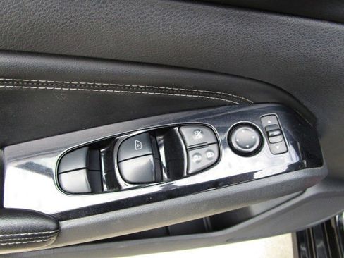 Used 2022 Nissan Altima 2.5 SV w/ SV Premium Package image 13