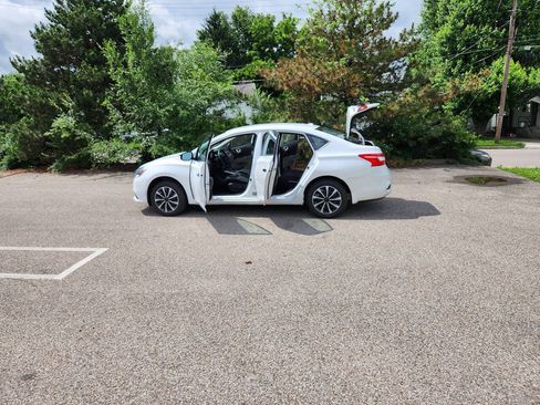 Used 2017 Nissan Sentra SV FWD image 16