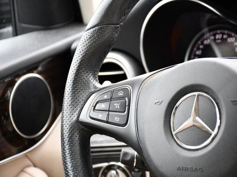 Used 2019 Mercedes-Benz GLC 300 GLC 300 image 21