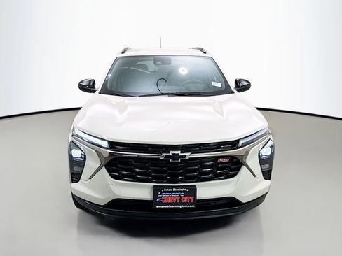 New 2026 Chevrolet Trax RS image 2