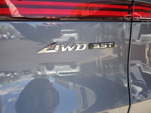 Used 2026 Genesis GV70 3.5T Sport Prestige AWD/4WD image 9