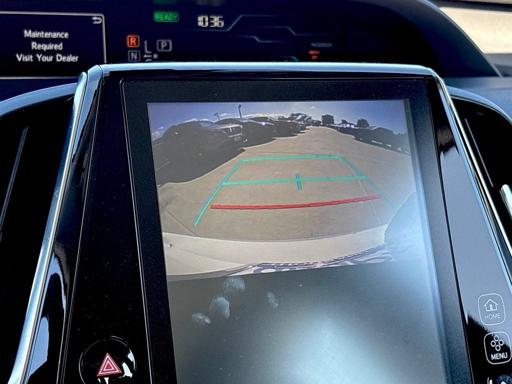 Used 2018 Toyota Prius Prime Premium w/ Preferred Accessory Package FWD image 18