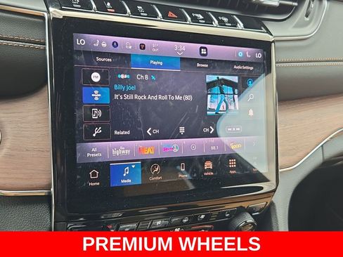 New 2025 Jeep Grand Cherokee L Summit w/ MOPAR Finishing Package AWD/4WD image 19