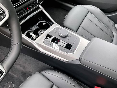 New 2026 BMW 330i 330i w/ M Sport Package image 8