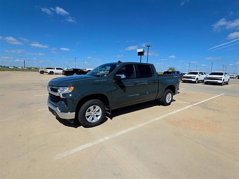 Used 2025 Chevrolet Silverado 1500 LT AWD/4WD image 1