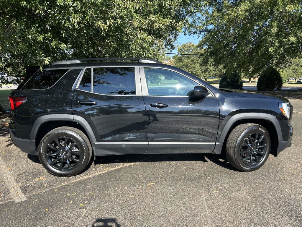 Used 2026 GMC Terrain Elevation w/ Elevation Premium Package AWD/4WD image 2