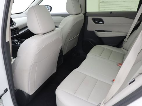 Used 2023 Nissan Rogue SV w/ SV Premium B Package image 11