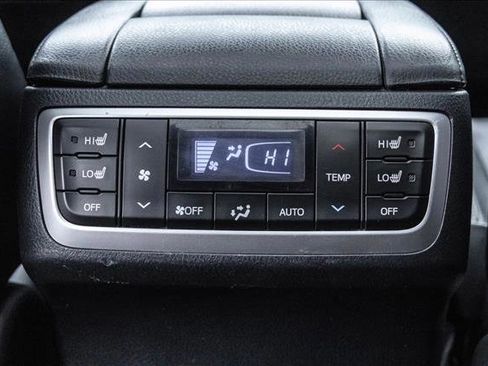 Used 2016 Toyota Highlander Limited Platinum image 22