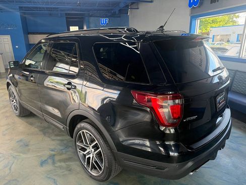 Used 2018 Ford Explorer Sport AWD/4WD image 12