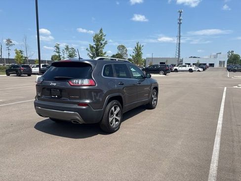 Used 2019 Jeep Cherokee Limited AWD/4WD image 5
