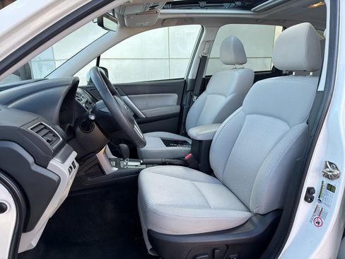 Used 2017 Subaru Forester 2.5i Premium w/ All-Weather Package image 9